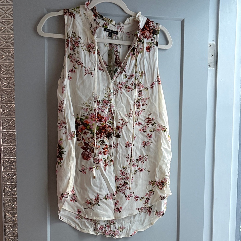 Floral Sleeveless Top with Floral Pattern